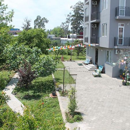 Femily Hotel In Batumi Mareti Str 2 Exteriér fotografie