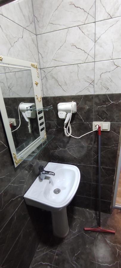 Femily Hotel In Batumi Mareti Str 2 Exteriér fotografie
