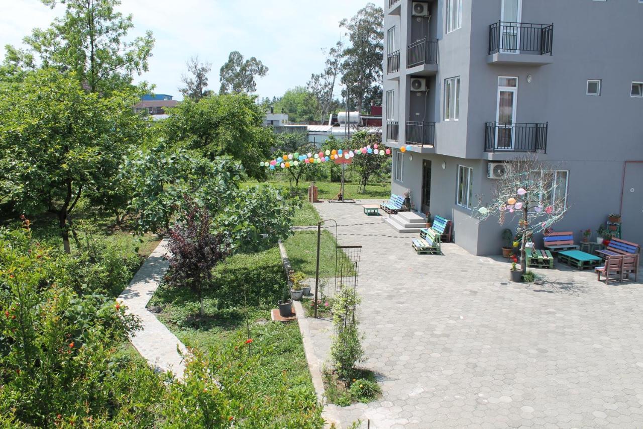 Femily Hotel In Batumi Mareti Str 2 Exteriér fotografie