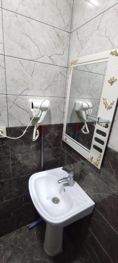 Femily Hotel In Batumi Mareti Str 2 Exteriér fotografie