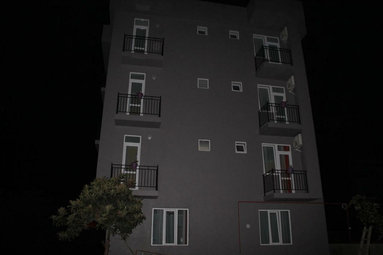 Femily Hotel In Batumi Mareti Str 2 Exteriér fotografie