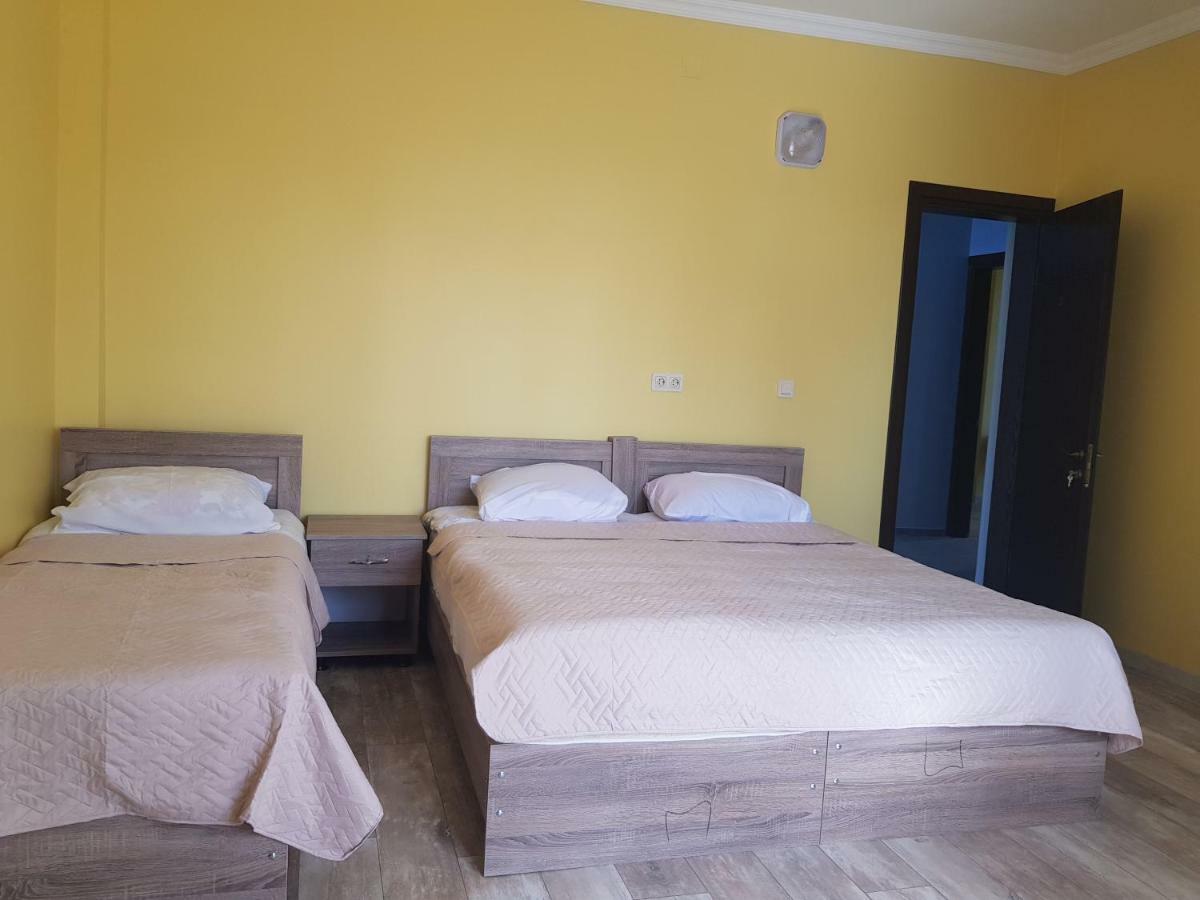 Femily Hotel In Batumi Mareti Str 2 Exteriér fotografie