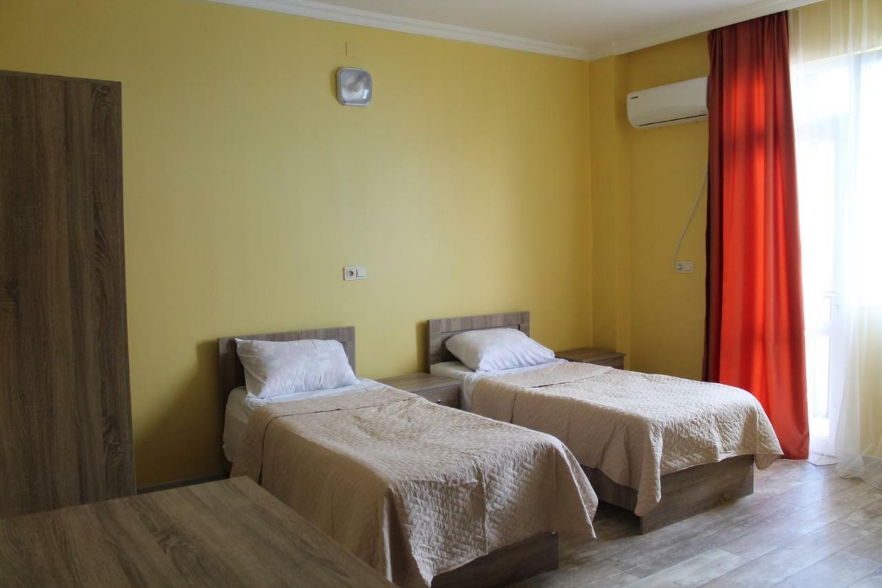 Femily Hotel In Batumi Mareti Str 2 Exteriér fotografie