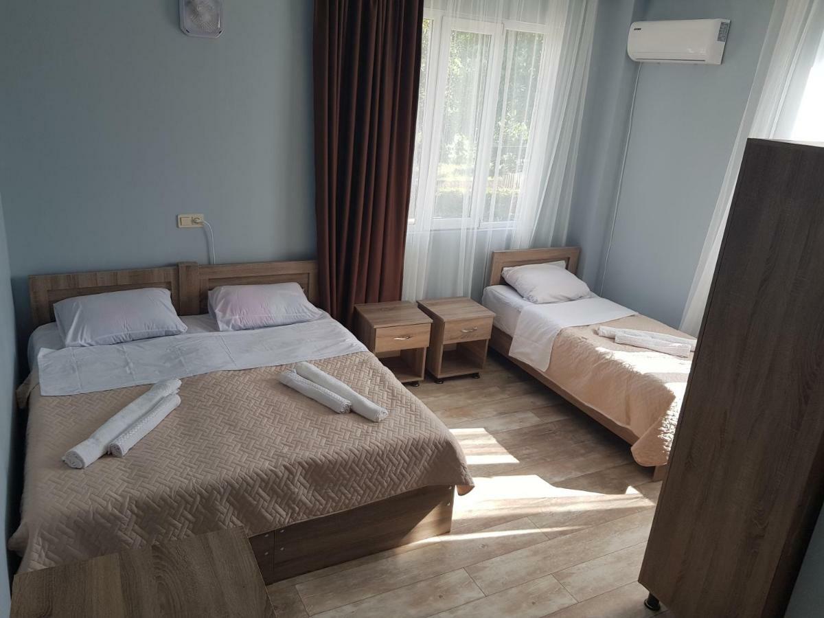 Femily Hotel In Batumi Mareti Str 2 Exteriér fotografie