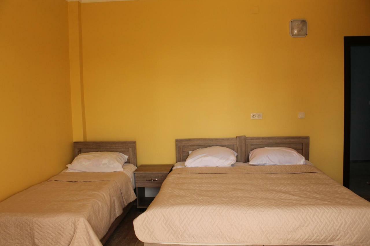 Femily Hotel In Batumi Mareti Str 2 Exteriér fotografie