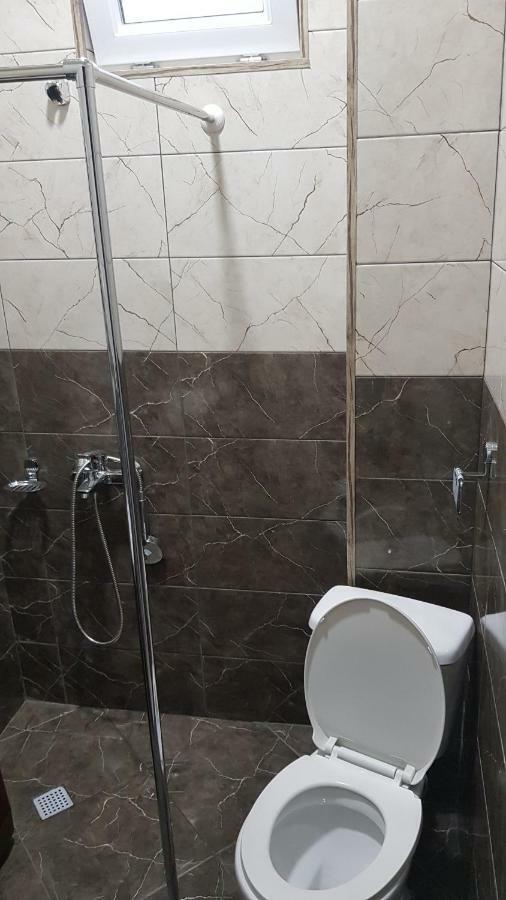 Femily Hotel In Batumi Mareti Str 2 Exteriér fotografie